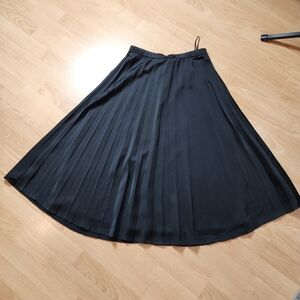 J. Crew Black Satin Pleated A-line Midi Skirt Size 4/6 Small Style# AC473